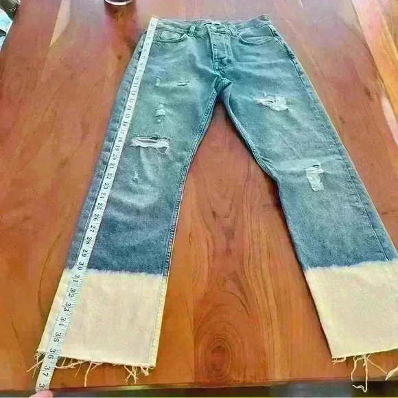 Zara Denim Jeans high waisted light washed Ripped with Frayed Tie dye white hem. - Picture 15 of 16